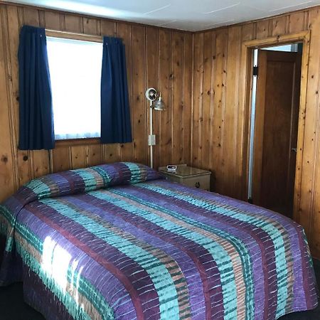 Trail Riders Motel Granby Exterior photo