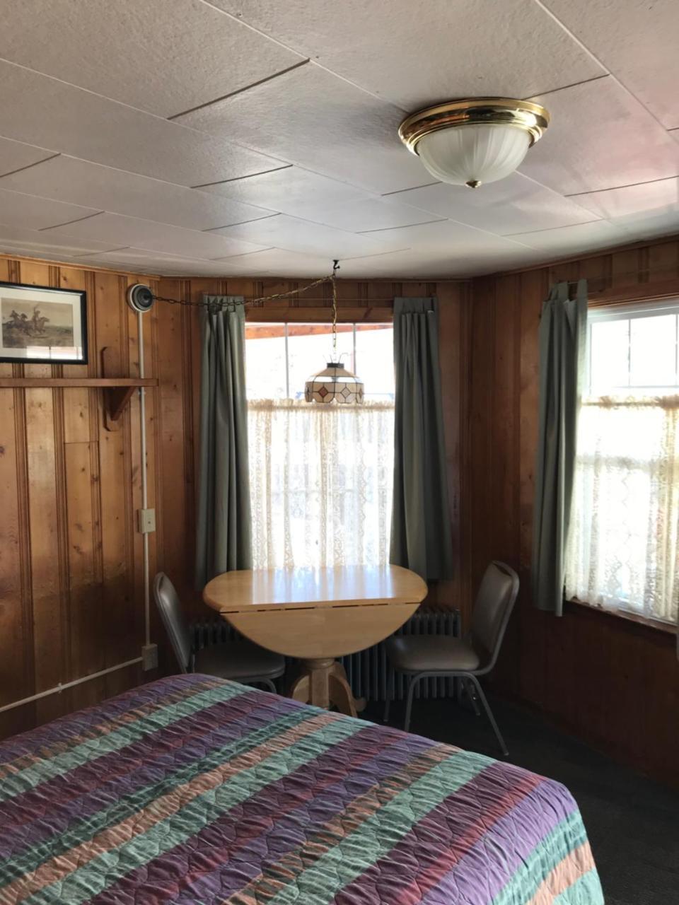 Trail Riders Motel Granby Exterior photo